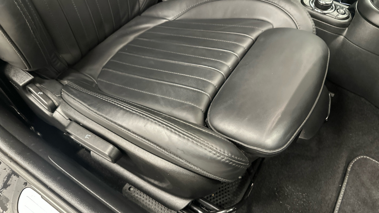 MINI Hatchback 2.0 Cooper S Exclusive 3dr Auto Petrol Hatchback